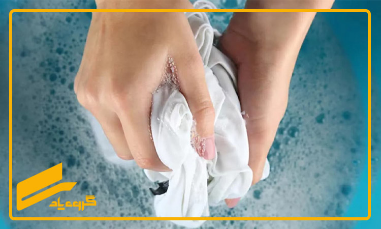 خشک کردن لباس کار بعد از شست وشوی روغنی
