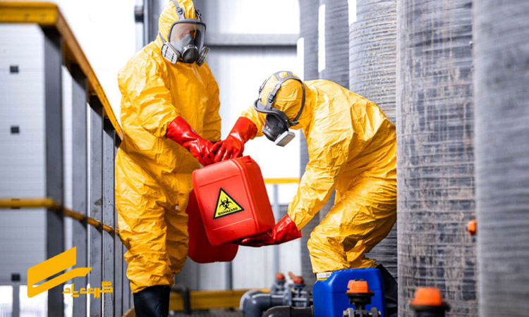 تجهیزات ایمنی برای کار با مواد شیمیایی